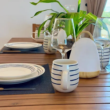Modern 4-person With Pool & Indoor Parking Apartment Estepona