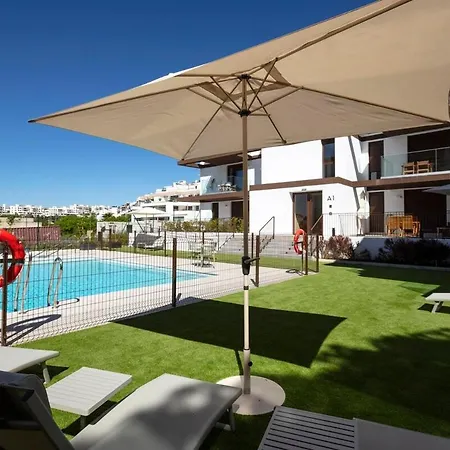 Modern 4-person With Pool & Indoor Parking Apartment