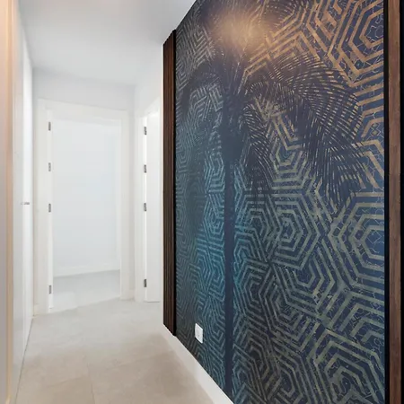 Modern 4-person With Pool & Indoor Parking Apartment Estepona